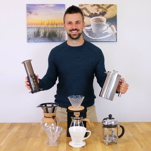 Patrick mit Kaffeebereitern im Test Kaffee - Coffee Tasters