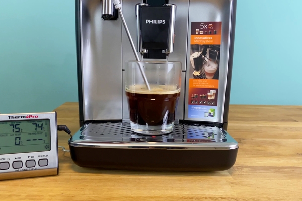 Philips LatteGo 3200 Kaffeevollautomat - Americano ist heiß