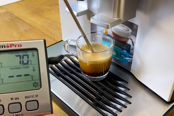 Espresso aus dem Vollautomaten Temperatur im Test