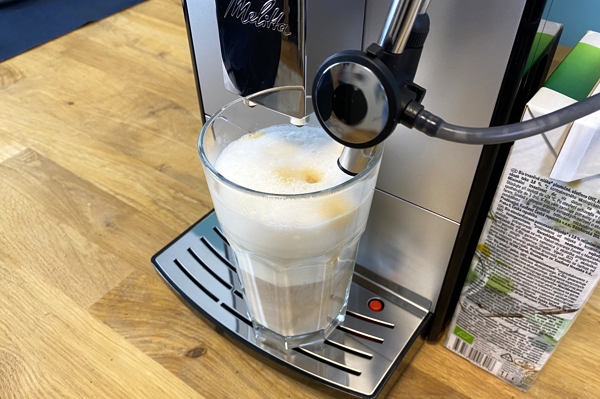 Melitta Caffeo Solo Milk Kaffeevollautomat mit Milchschlauch Latte Macchiato
