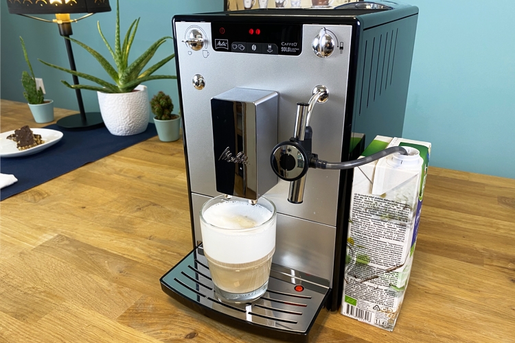 Melitta Caffeo Solo Kaffeevollautomat mit Milchschlauch
