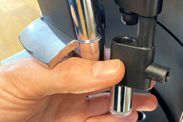 Jura E6 Kaffeevollautomat Milchsystem abnehmen