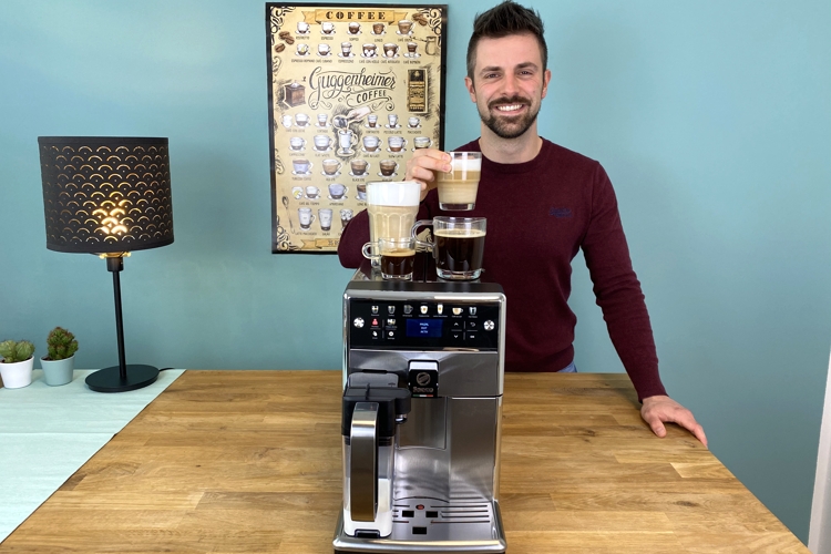 Kleiner Kaffeevollautomat mit großer Getränkeauswahl