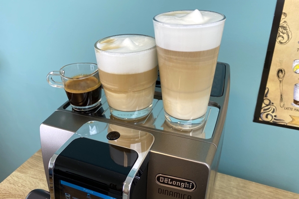 Delonghi Dinamica Plus Cappuccino - Kaffeevollautomat mit Milchbehälter