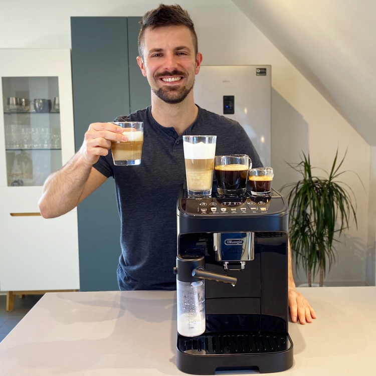 DeLonghi Magnifica Evo Kaffeevollautomat mit Milchbehälter