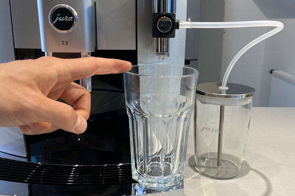 Jura E8 Milchsystem Latte Macchiato Glas