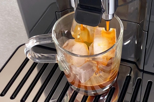 DeLonghi Eletta Explore Coffee over ice