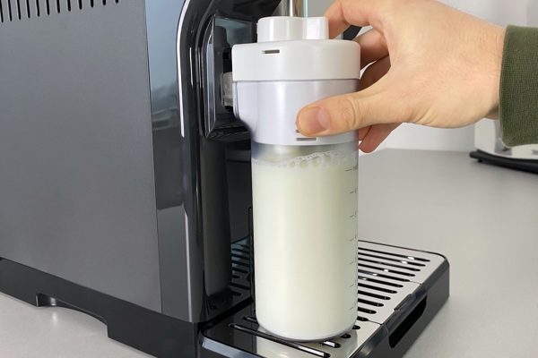DeLonghi Eletta Explore Milchbehälter