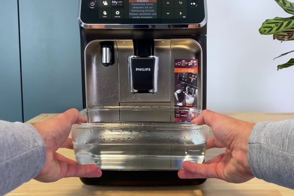 10 Philips Kaffeevollautomat Entkalken Tropfschale leeren - Coffee Tasters