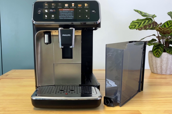 3 Philips Kaffeevollautomat Entkalken Filter entnehmen 1 - Coffee Tasters